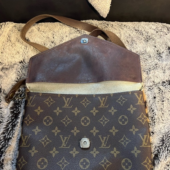 Repurposed LV/Cheetah Crossbody - Picture 4 of 5